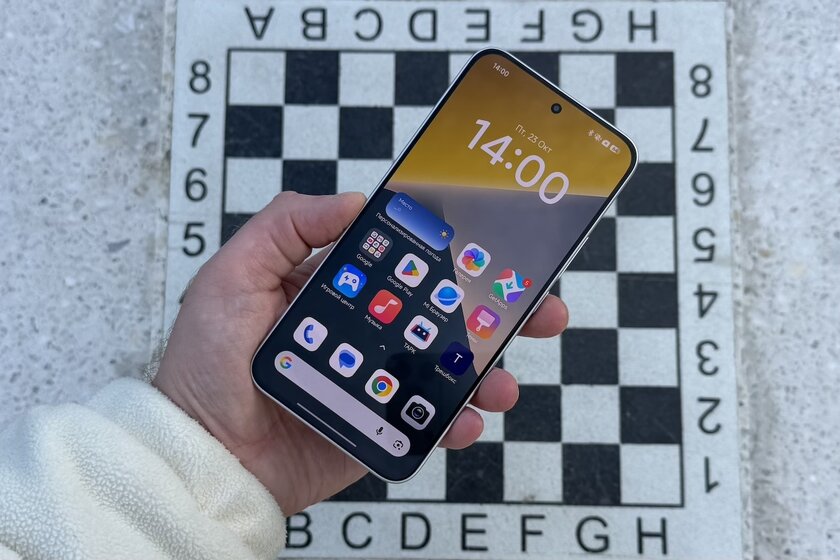 Долгоиграющий, стильный и относительно недорогой: обзор POCO X8 — Дисплей. 1