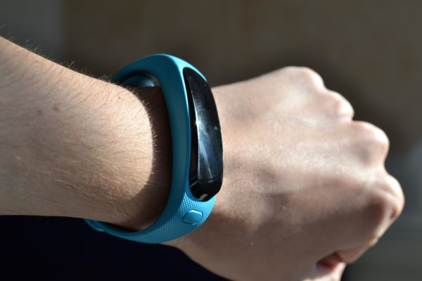 Обзор Huawei TalkBand B1