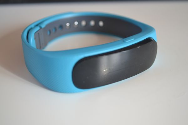 Обзор Huawei TalkBand B1