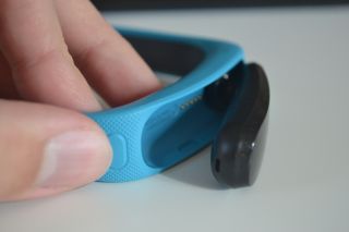 Обзор Huawei TalkBand B1