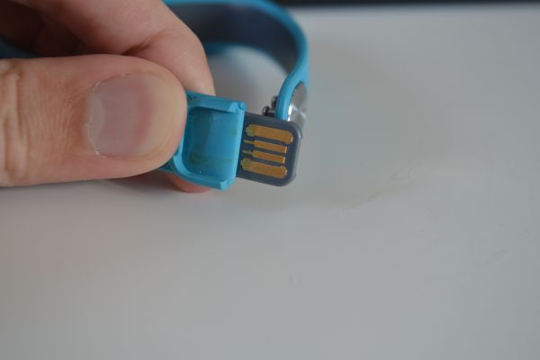 Обзор Huawei TalkBand B1