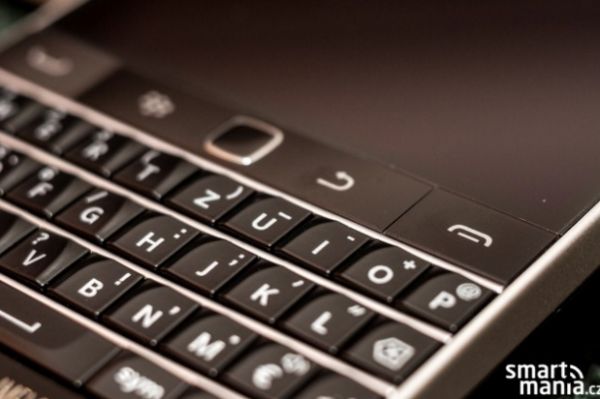 В сеть попали качественные фотографии нового BlackBerry Classic