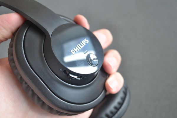 Обзор Philips SHB7150FB