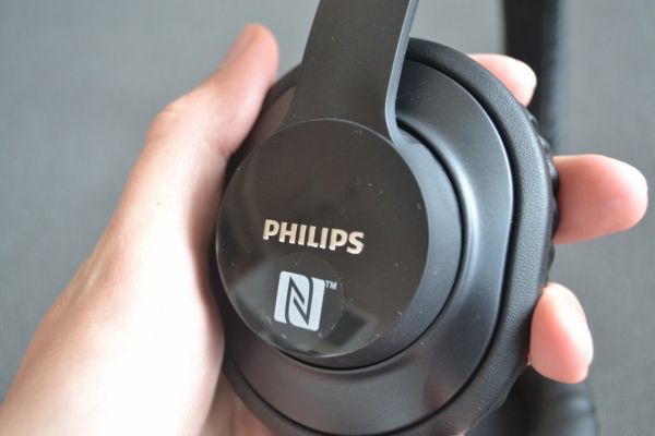 Обзор Philips SHB7150FB