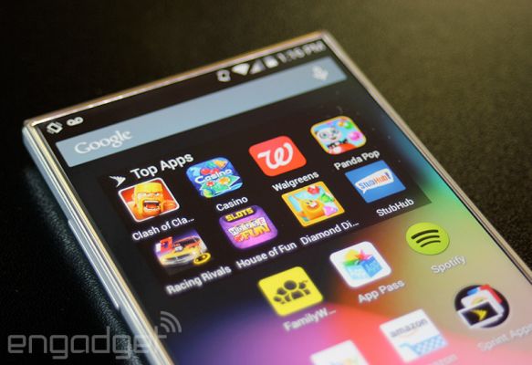 Обзор Sharp AQUOS Crystal: средненького смартфона в великолепном исполнении