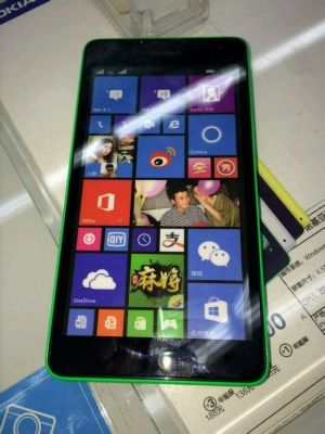 Первый под брендом Microsoft: живые фотографии Microsoft Lumia 535