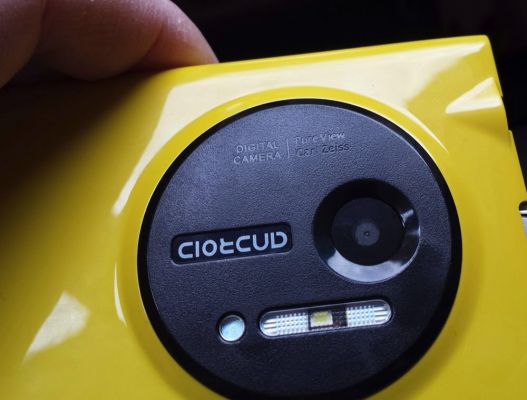 L1020 — китайская копия известного камерафона от Nokia