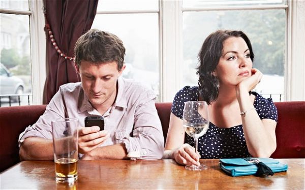 Самый лучший смартфон NoPhone поступил в продажу