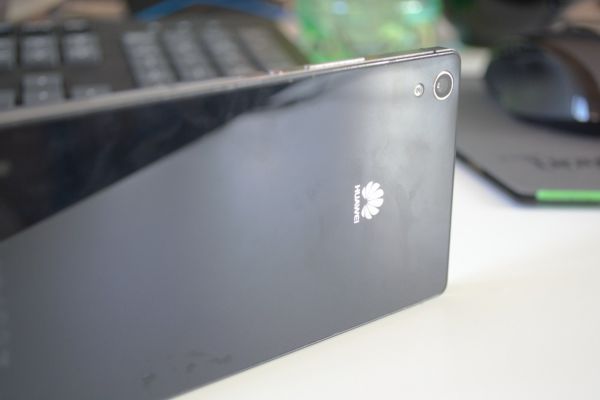 Обзор Huawei P7
