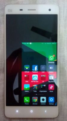 В MIUI была добавлена функция управления смартфоном одним пальцем
