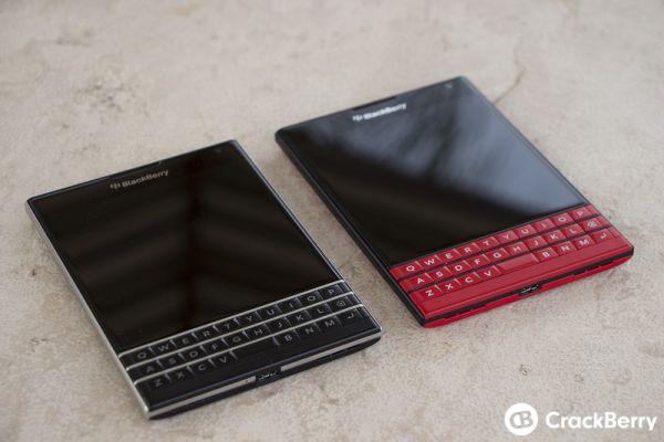 Фотогалерея: BlackBerry Passport в красном корпусе