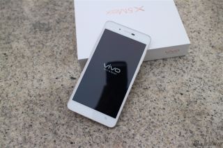 Первые живые фотографии нового рекордсмена по тонкости Vivo X5 Max
