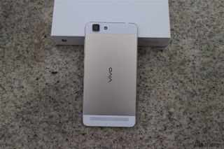 Первые живые фотографии нового рекордсмена по тонкости Vivo X5 Max