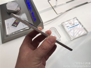 Первые живые фотографии нового рекордсмена по тонкости Vivo X5 Max