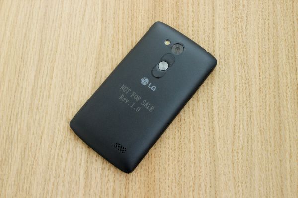 Обзор LG L Fino