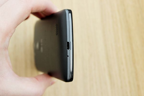 Обзор LG L Fino