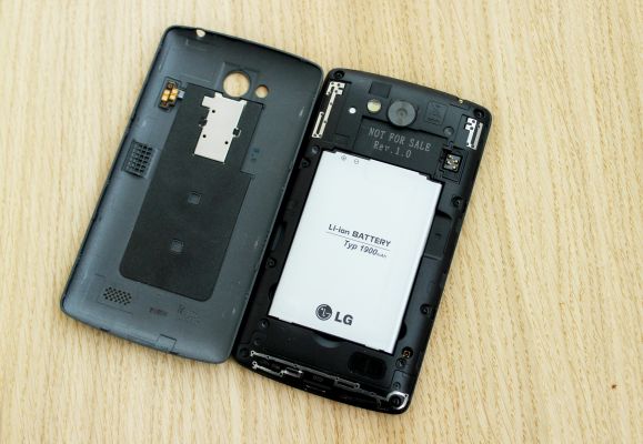 Обзор LG L Fino