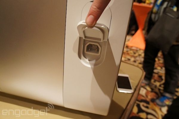 CES 2015: Bluetooth-колонка, зарядка и холодильник для пива в одном флаконе
