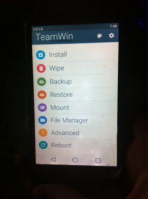 На легендарном HTC HD2 был запущен Android 5.0.2 Lollipop
