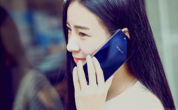 OPPO R1C с сапфировой задней панелью представлен официально