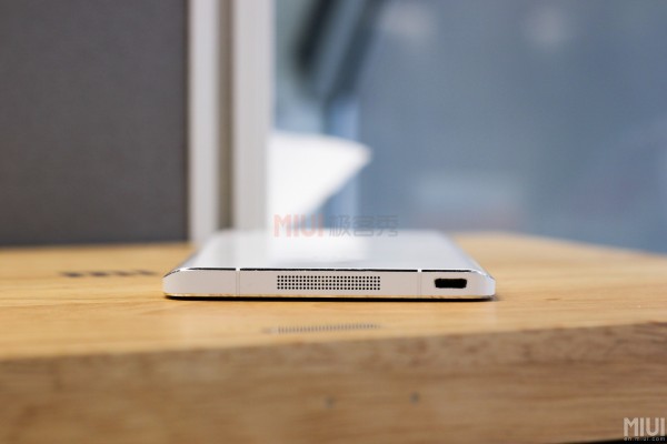 Первые живые фотографии нового флагмана Xiaomi Mi Note