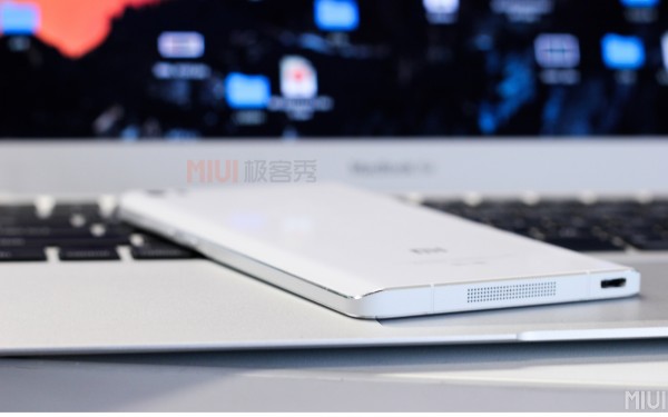 Первые живые фотографии нового флагмана Xiaomi Mi Note