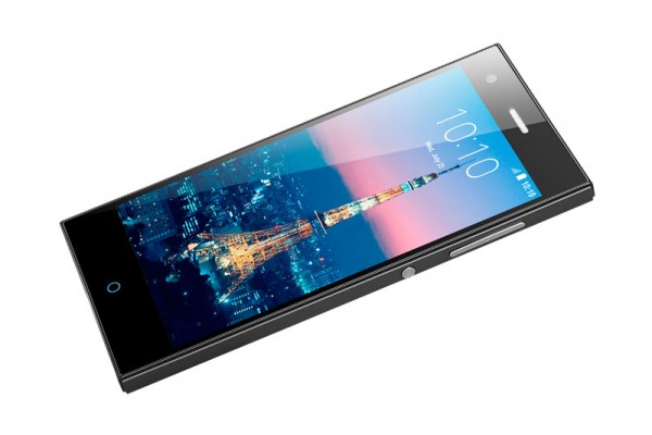 Бюджетная новинка ZTE Blade V2 для любителей селфи