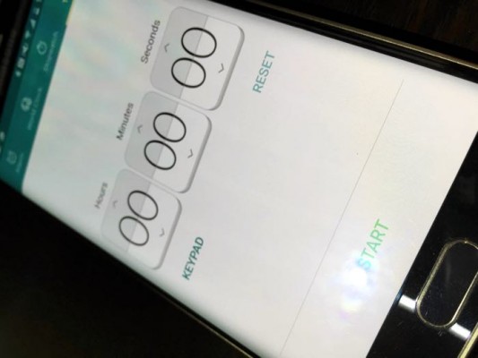 Первые владельцы Samsung Galaxy S6 и Edge жалуются на проблемы с экраном