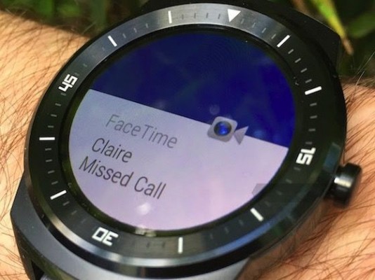 Apple может не пропустить в App Store приложение для Android Wear
