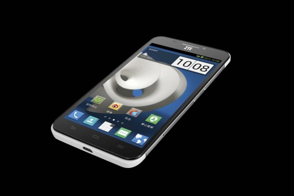 Мультимедийный и мощный ZTE Grand S2 доступен в России