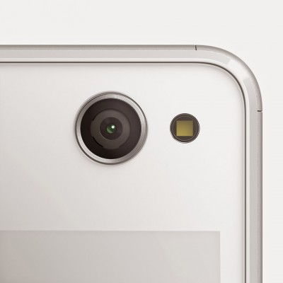 Представлен сэлфи-смартфон Sony Xperia C4