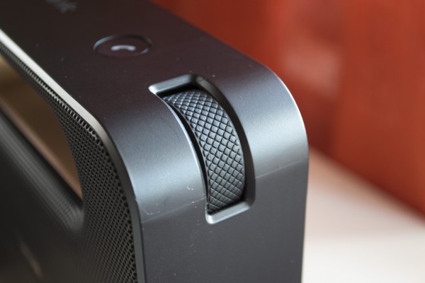 Обзор беспроводной колонки Philips BT5880B