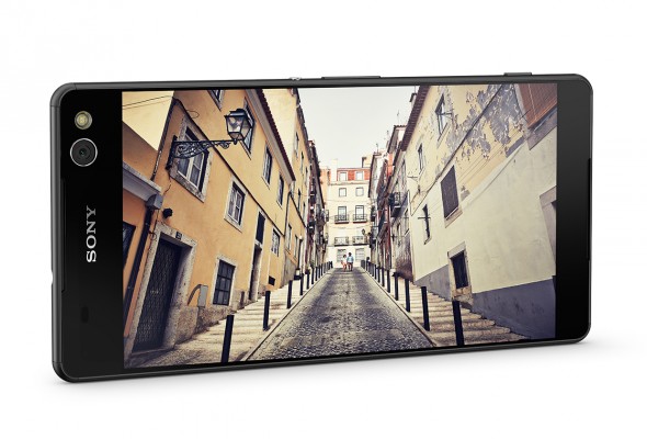 Безрамочный селфи-фаблет SONY Xperia C5 Ultra появился в России