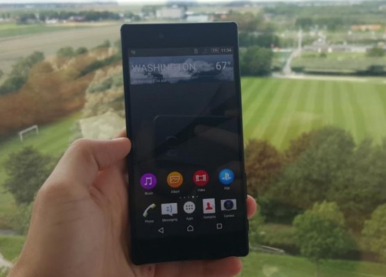 В сеть утекли фото всех трех моделей Sony Xperia Z5
