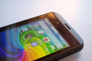 Обзор Micromax S300 Bolt