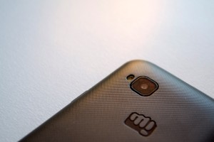Обзор Micromax S300 Bolt