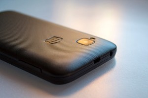 Обзор Micromax S300 Bolt