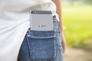 Фаблет Lenovo Phab Plus доступен для покупки в России