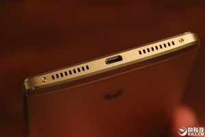 Живые фото и распаковка фаблета Huawei Mate 8