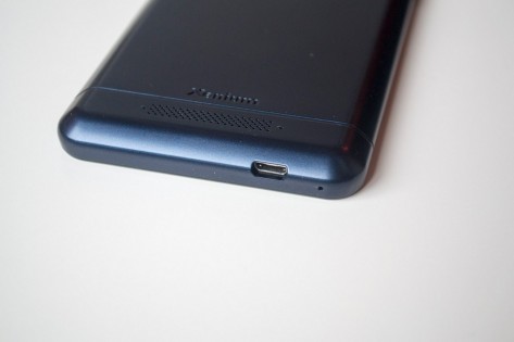 Обзор Philips Xenium V526