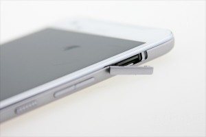 Показаны "живые" фото смартфона HTC One X9