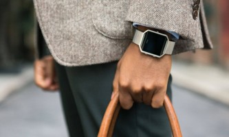 Fitbit представила умные часы Blaze с функциональностью полноценного фитнес-трекера