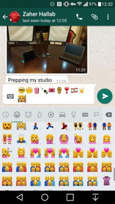 На Android вышла новая версия WhatsApp* со свежими Emoji