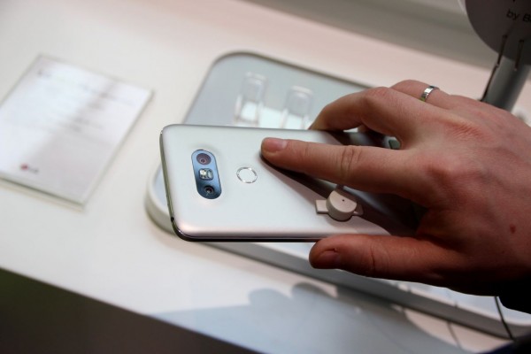 Фотоотчет команды Трешбокс.ру с выставки MWC 2016 — день первый