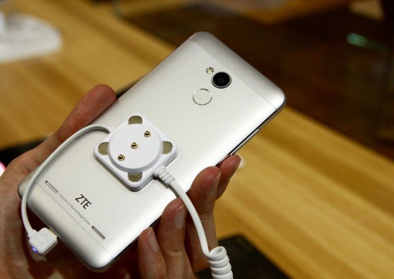 Фотоотчет команды Трешбокс.ру с выставки MWC 2016 — день первый