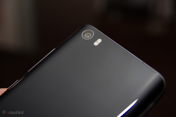 Xiaomi Mi 5: живые фото, камера и другие подробности