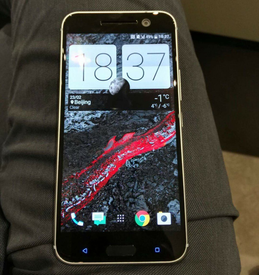 Опубликованы качественные фото нового флагмана HTC Опубликованы качественные фото нового флагмана HTC