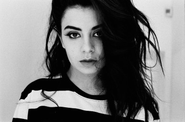 HP приглашает на эксклюзивный закрытый концерт Charli XCX в Москве