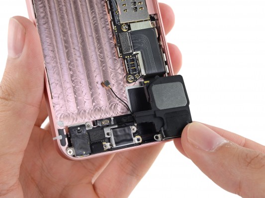 Что внутри iPhone SE