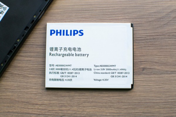 Обзор Philips S616